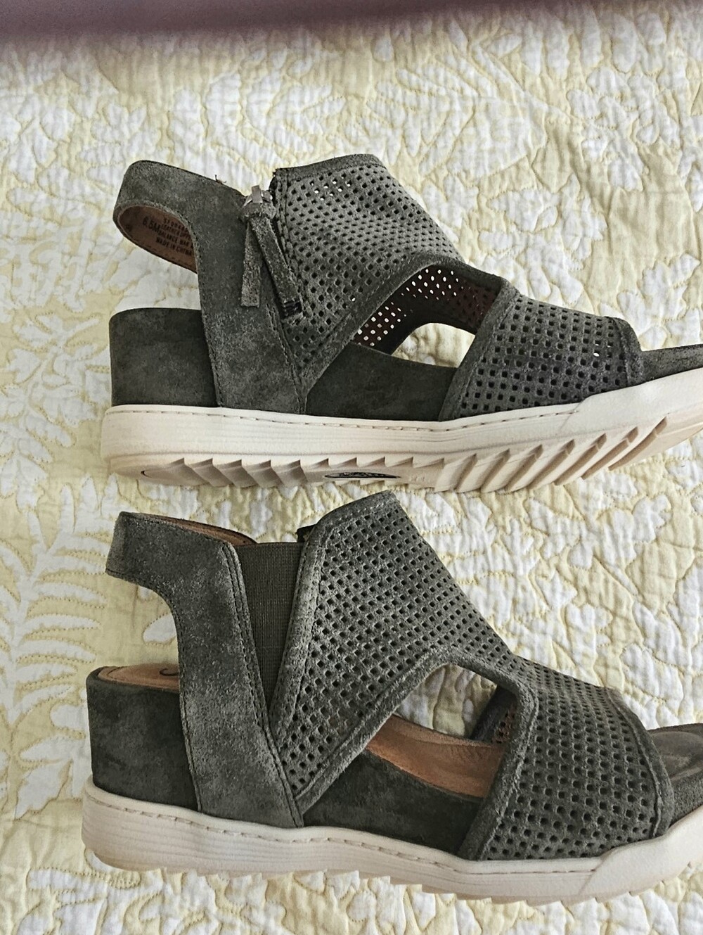 EUC - Sofft Shandi Olive Green - 6.5